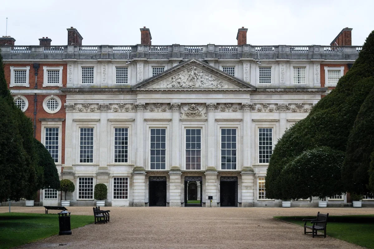 Hampton Court Palace feature