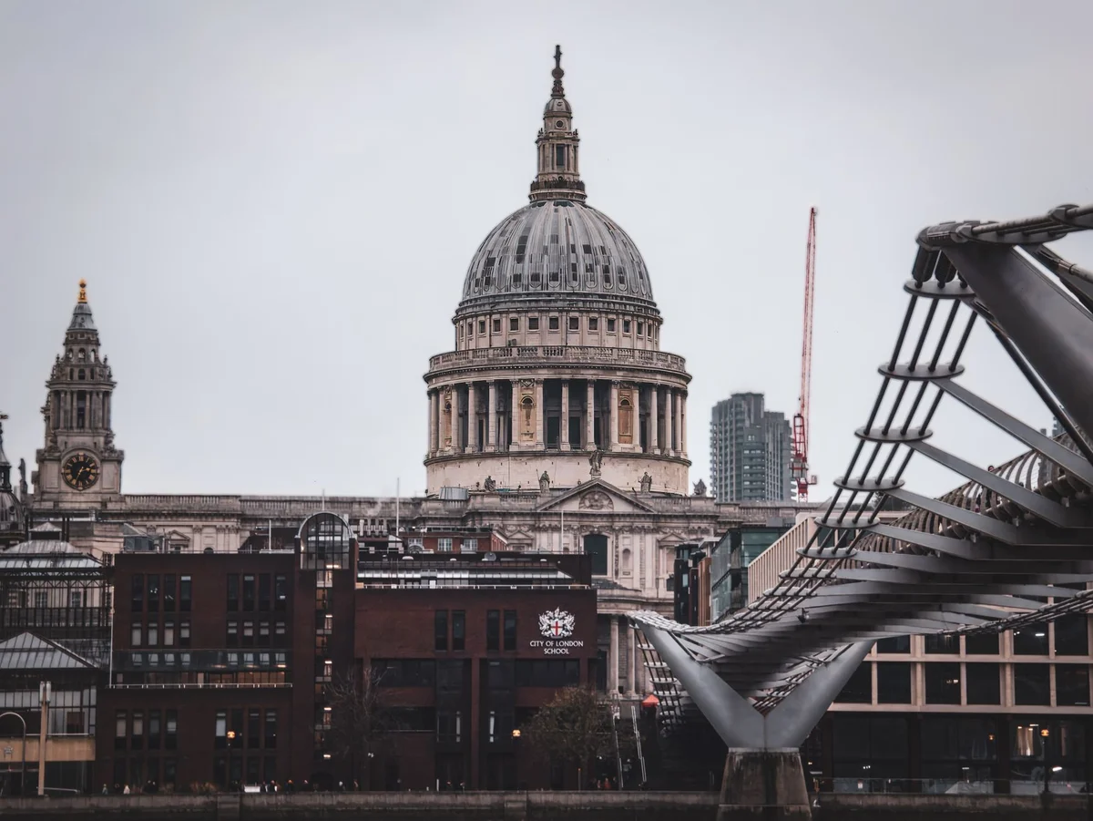Millennium Bridge feature