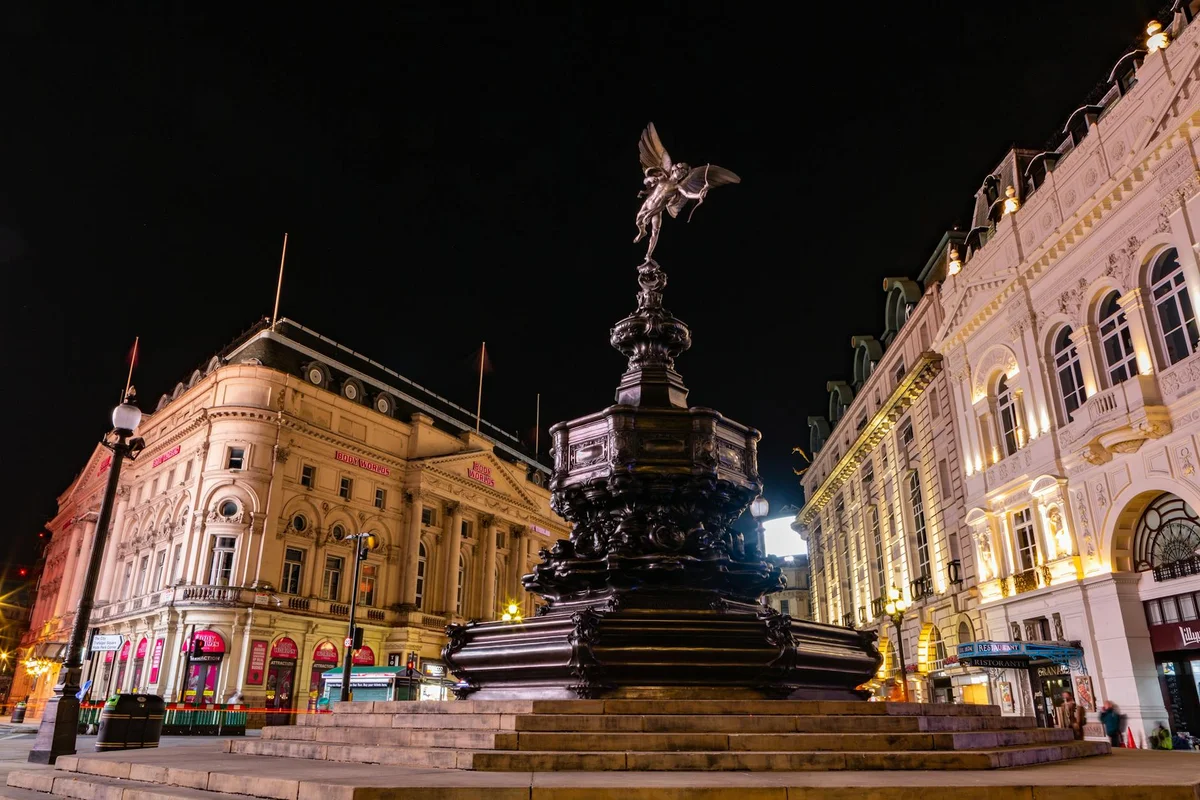 Piccadilly Circus feature