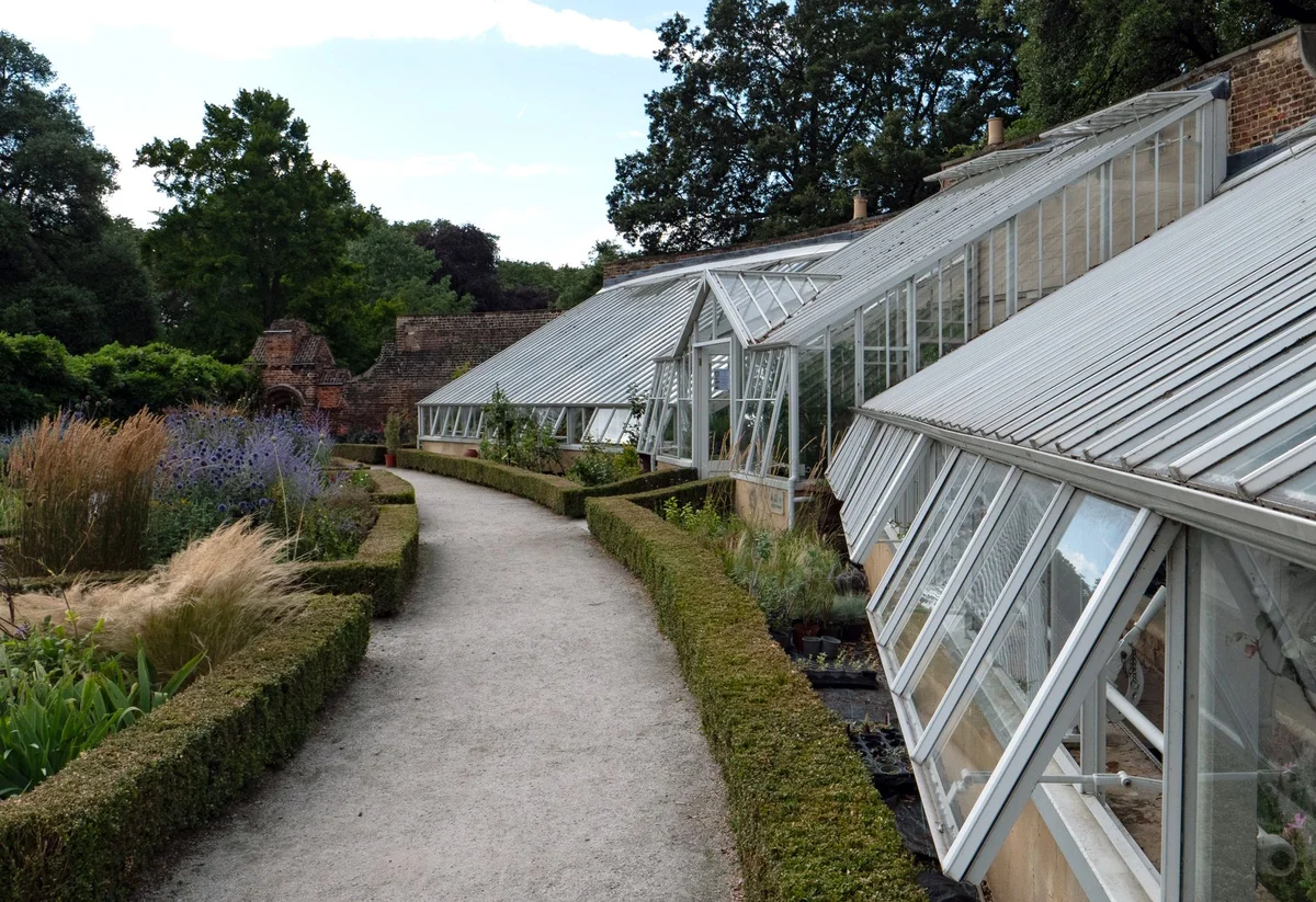 Royal Botanic Garden Edinburgh view 2